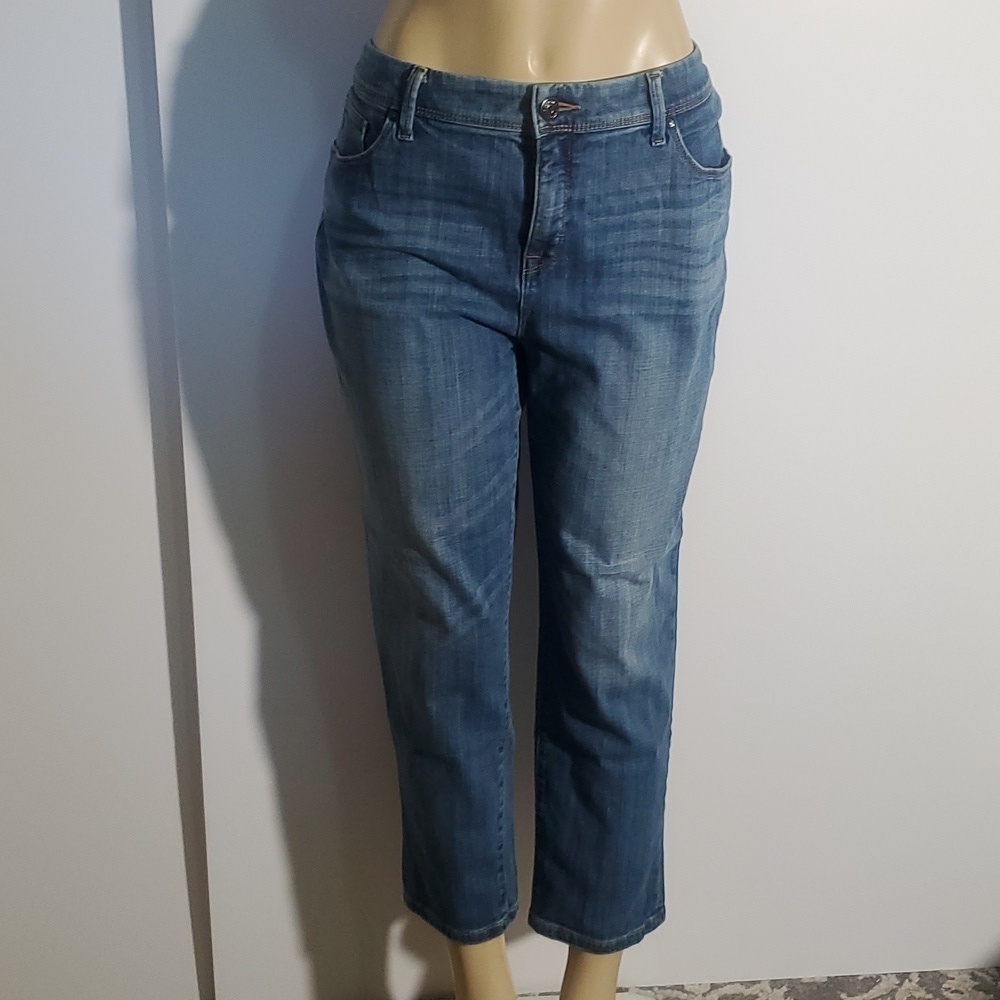 Chico's The So Slimming Girlfriend Cropped Jeans Size 2
